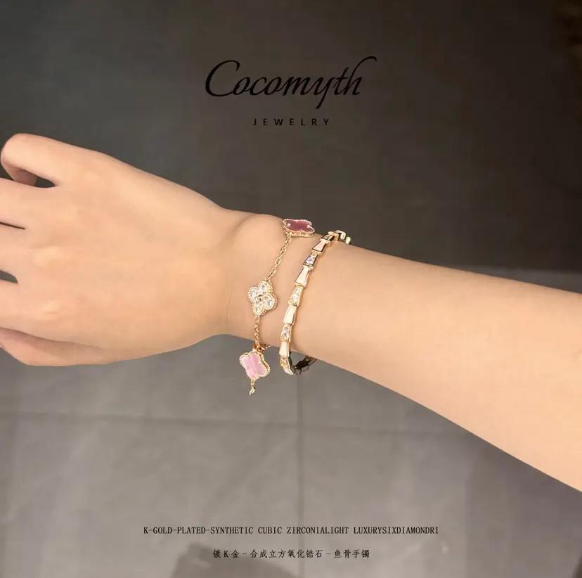 The fifth anniversary of the shop celebration activity models, buy four-leaf clover bracelet to send bone bracelet