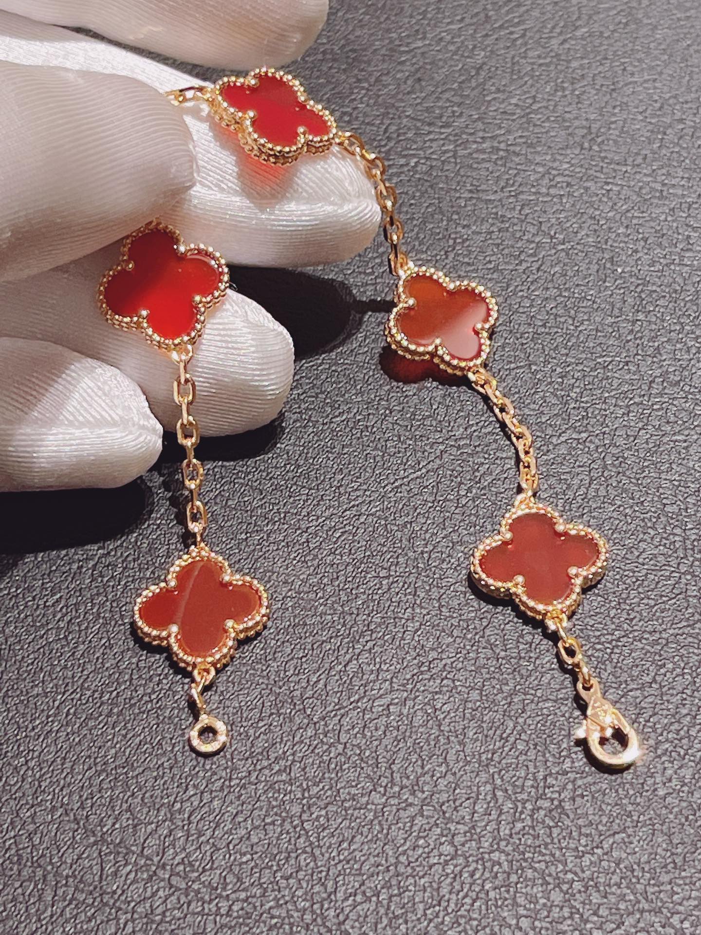 judyjewelry vac Carnelian Five Flowers Clover Bracelet (Gold)